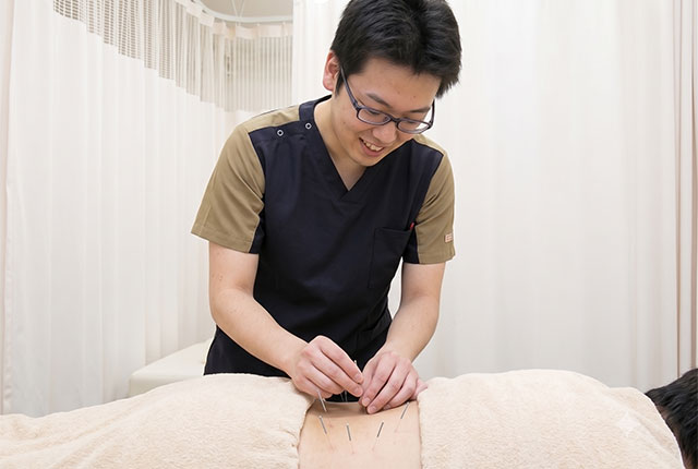 10年以上の施術実績ある鍼灸師が対応